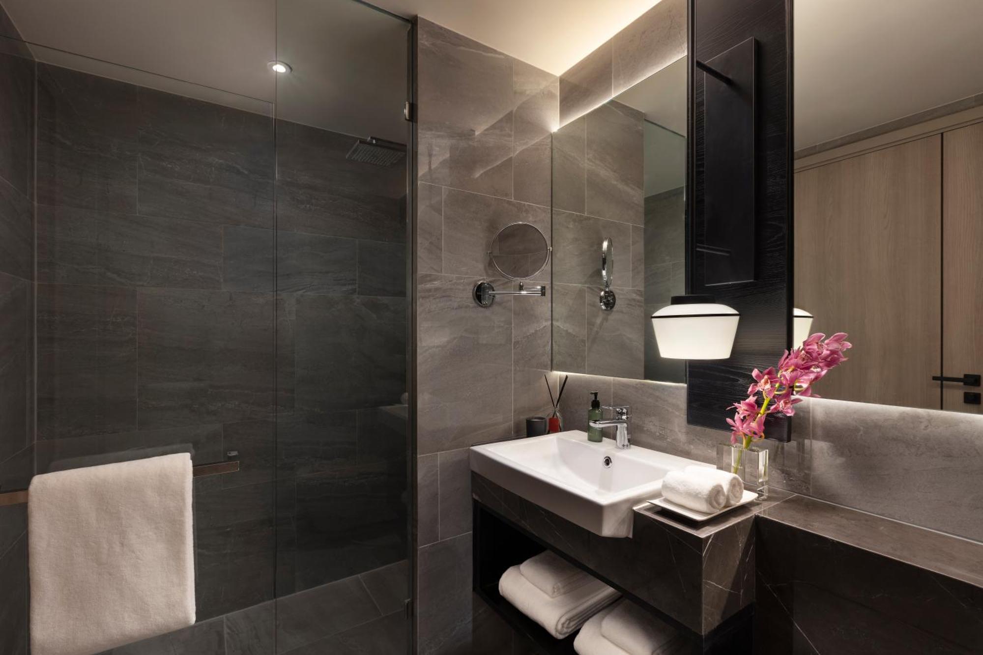 Ascott Thonglor Bangkok Otel Dış mekan fotoğraf Bathroom
